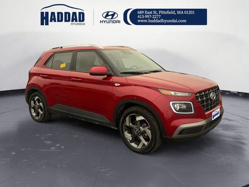Used 2022 Hyundai Venue Limited FWD image 7
