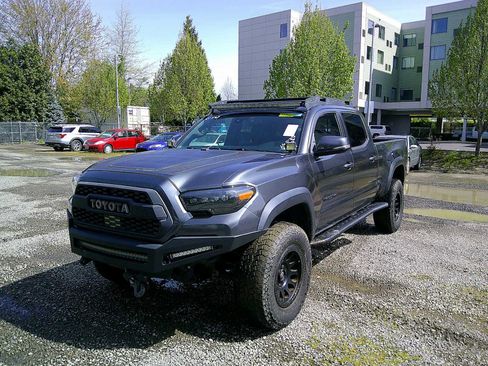 Used 2020 Toyota Tacoma TRD Off-Road w/ TRD Premium Off Road Package image 1