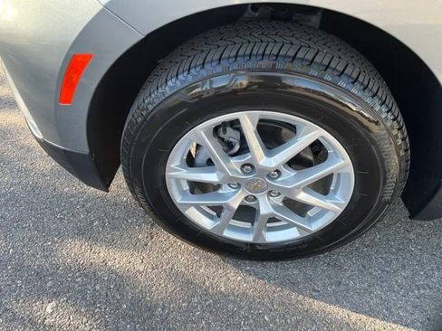 Used 2024 Chevrolet Equinox LT image 10