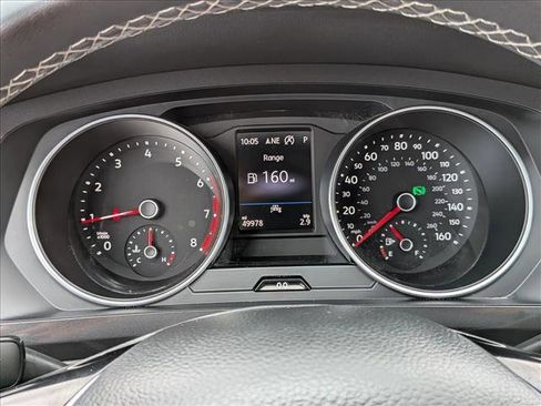 Used 2021 Volkswagen Tiguan SE w/ Panoramic Sunroof Package AWD/4WD image 11