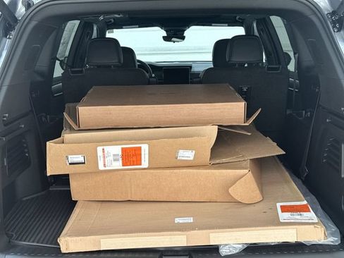 New 2026 GMC Acadia AT4 w/ Luxury Package AWD/4WD image 27