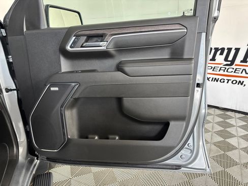 Used 2024 Chevrolet Silverado 1500 LTZ w/ LTZ Convenience Package II AWD/4WD image 29