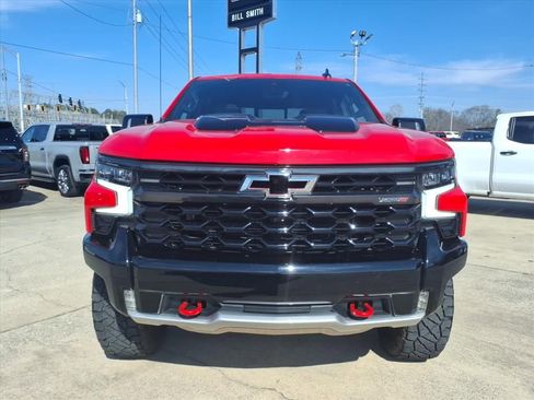 Used 2024 Chevrolet Silverado 1500 ZR2 w/ Technology Package image 2