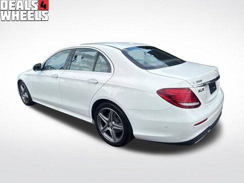 Used 2017 Mercedes-Benz E 300 4MATIC image 3