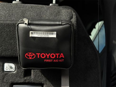 Certified 2025 Toyota Sienna Limited image 34