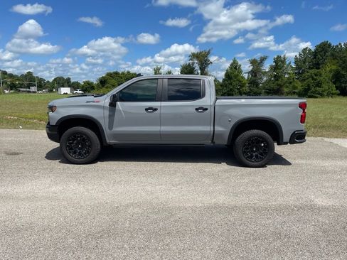 Used 2025 Chevrolet Silverado 1500 ZR2 w/ Technology Package AWD/4WD image 2