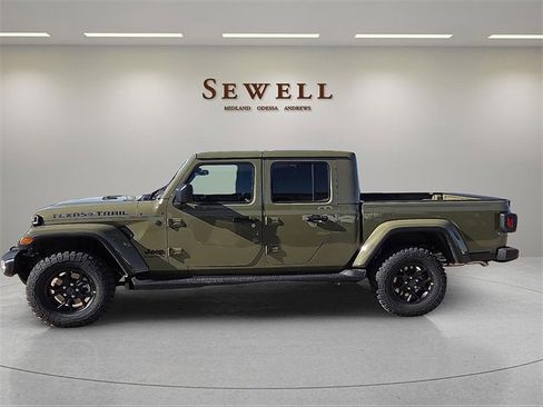 New 2026 Jeep Gladiator Sport image 2