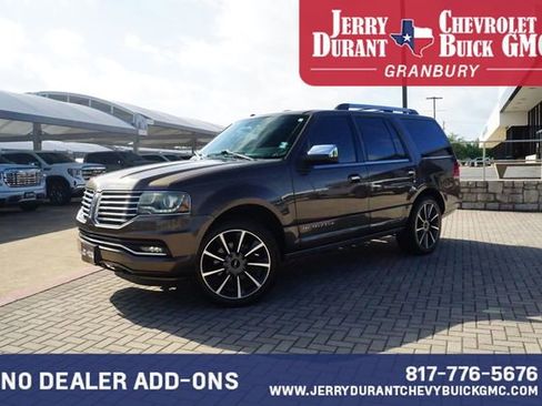 Used 2016 Lincoln Navigator Reserve AWD/4WD image 4