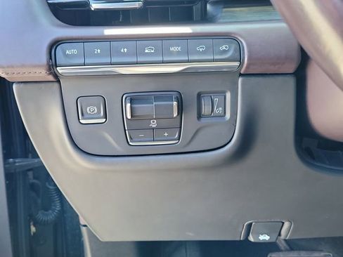 Used 2022 Cadillac Escalade Sport Platinum w/ LPO, ONYX Package image 24