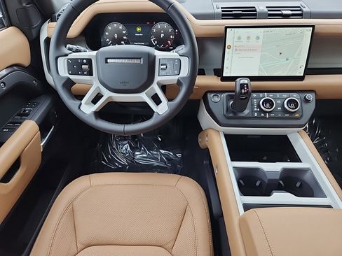 New 2025 Land Rover Defender 110 X-Dynamic SE image 4