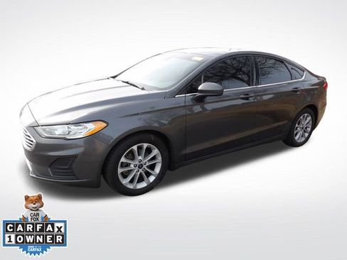 Used 2020 Ford Fusion SE image 4