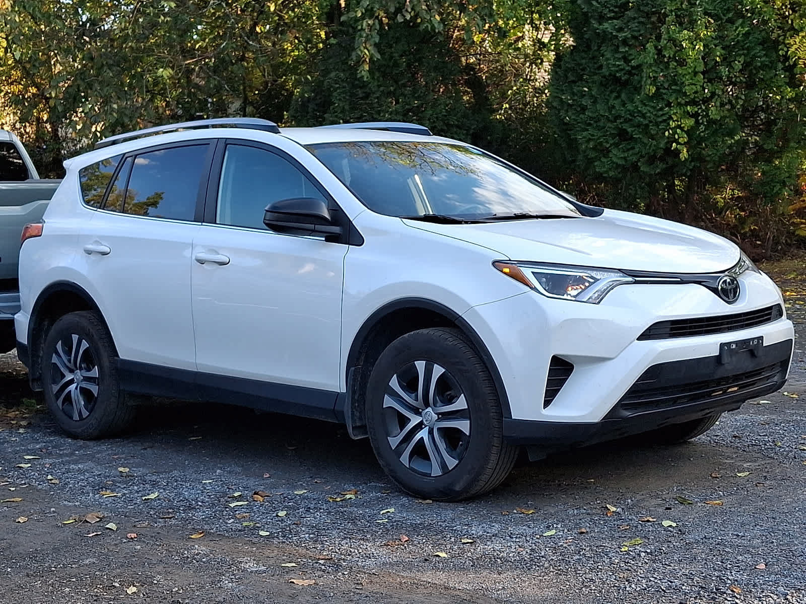 Used 2018 Toyota RAV4 LE w/ All Weather Liner Package AWD/4WD image 5