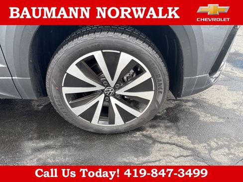 Used 2023 Volkswagen Taos SE FWD image 30