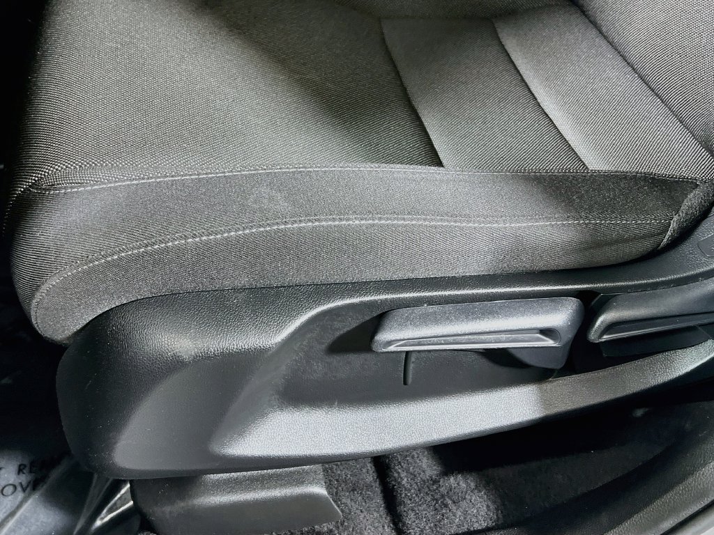 Used 2025 Honda CR-V LX image 17