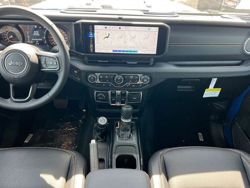 New 2026 Jeep Gladiator Sport image 13