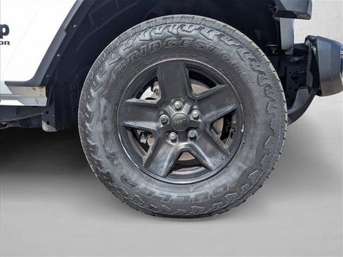 Used 2022 Jeep Gladiator Sport image 22
