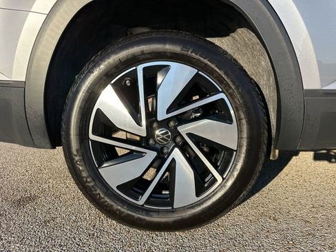 Used 2024 Volkswagen Atlas SE image 53