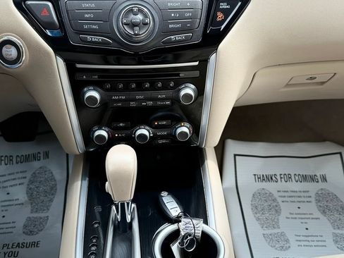 Used 2013 Nissan Pathfinder SV AWD/4WD image 21