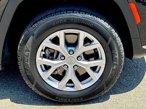 Used 2022 Jeep Grand Cherokee L Limited RWD image 29