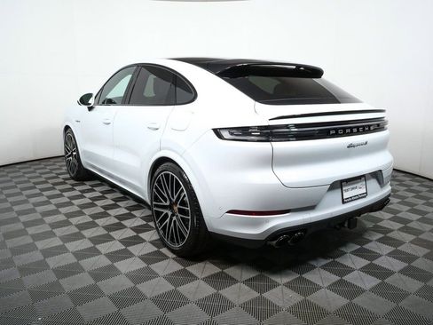 New 2026 Porsche Cayenne S image 3