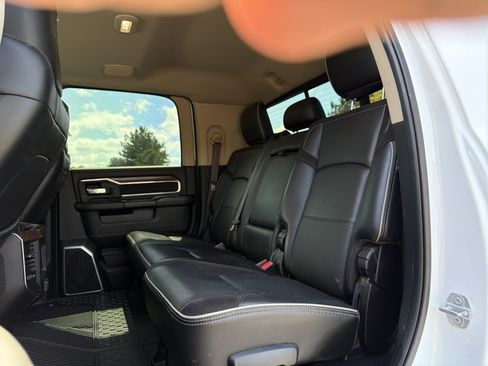 Used 2022 RAM 3500 Laramie AWD/4WD image 8