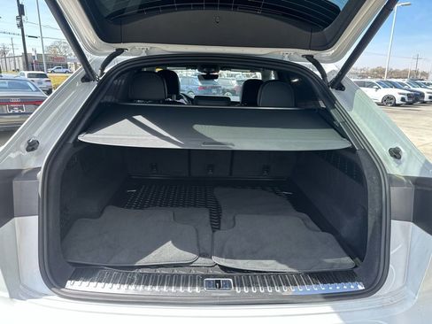 Certified 2025 Audi Q8 Prestige image 24