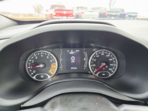 Used 2023 Jeep Renegade Latitude image 22