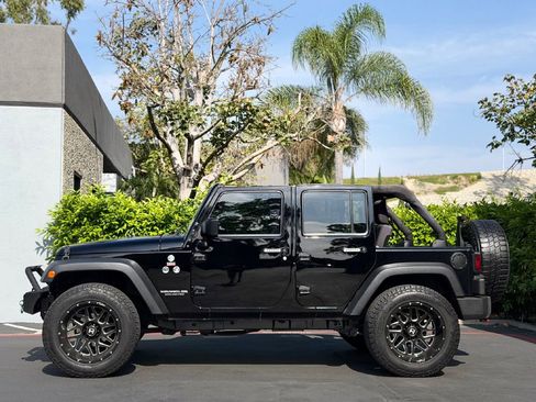 Used 2017 Jeep Wrangler Unlimited Sport w/ Max Tow Package image 6