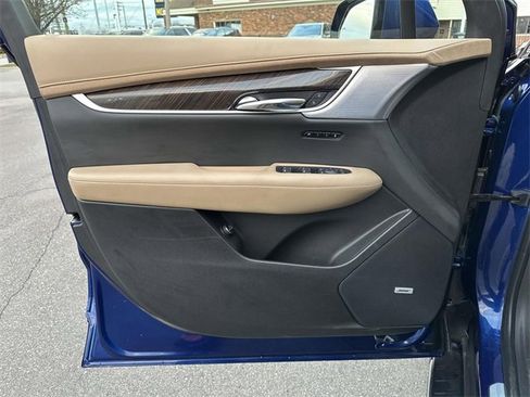 Used 2025 Cadillac XT6 Sport w/ Platinum Package image 16