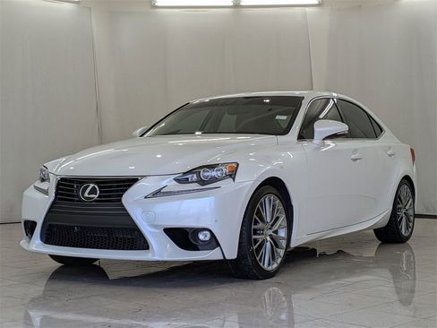 Used 2016 Lexus IS 300 AWD image 4