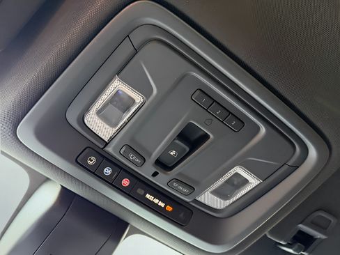 Used 2020 GMC Sierra 1500 AT4 w/ AT4 Premium Package AWD/4WD image 43