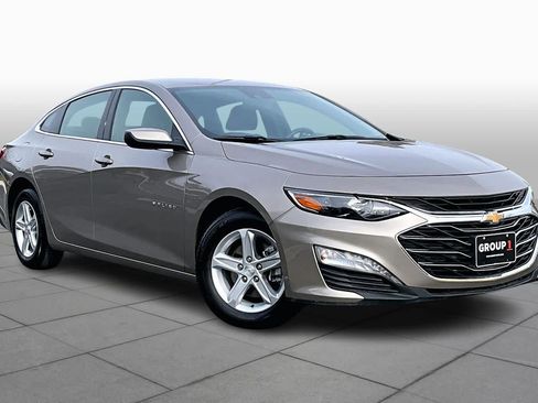 Used 2024 Chevrolet Malibu LT image 3