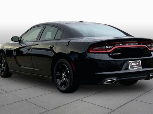 Used 2022 Dodge Charger SXT w/ Leather Interior Group RWD image 11