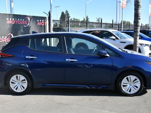 Used 2025 Nissan Leaf S FWD image 9