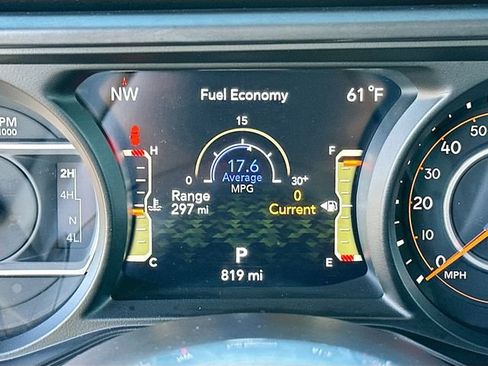 Used 2026 Jeep Wrangler Sahara image 12