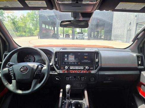 Used 2025 Nissan Frontier PRO-4X w/ Pro Convenience Package image 13