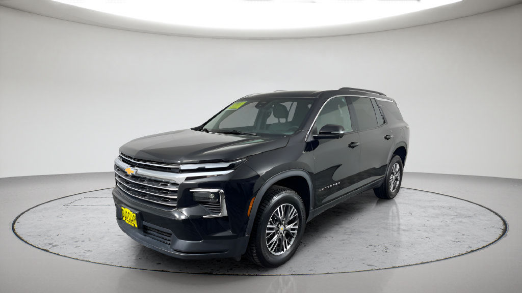 Used 2024 Chevrolet Traverse LT AWD/4WD image 1