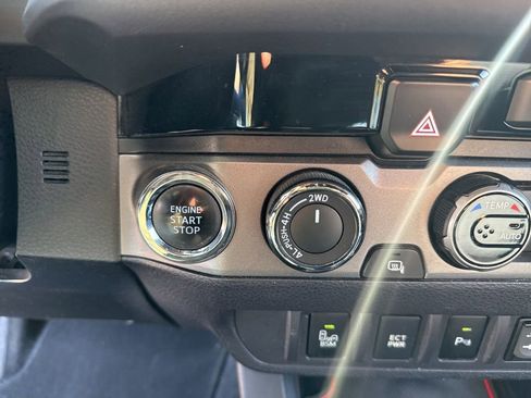 Used 2017 Toyota Tacoma TRD Pro image 18