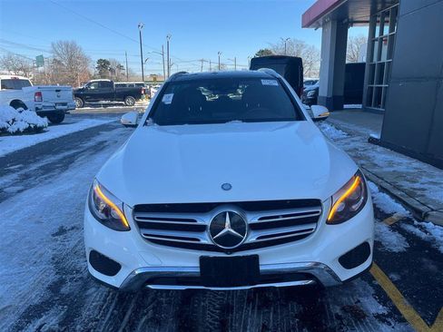 Used 2017 Mercedes-Benz GLC 300 4MATIC image 3