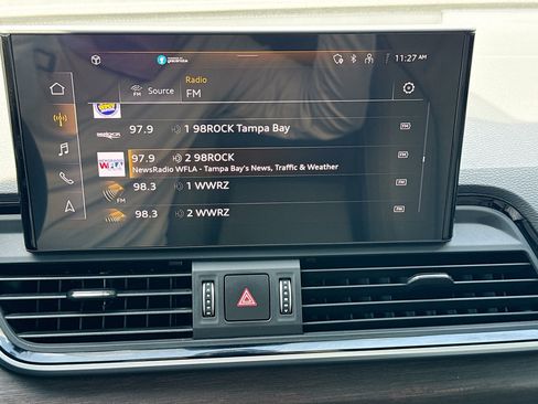 Used 2025 Audi Q5 e Premium AWD/4WD image 31