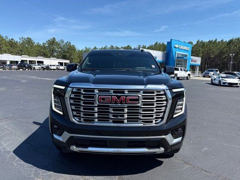 Used 2025 GMC Yukon XL Denali RWD image 8