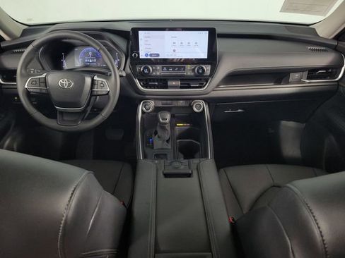 Used 2026 Toyota Grand Highlander FWD image 23