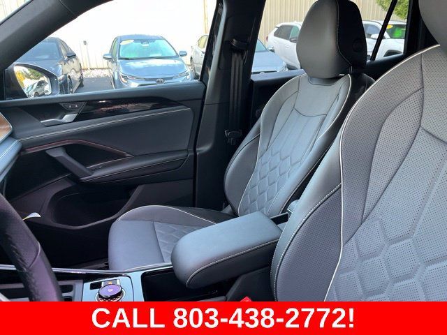 Used 2026 Volkswagen Tiguan SEL R-Line AWD/4WD image 10