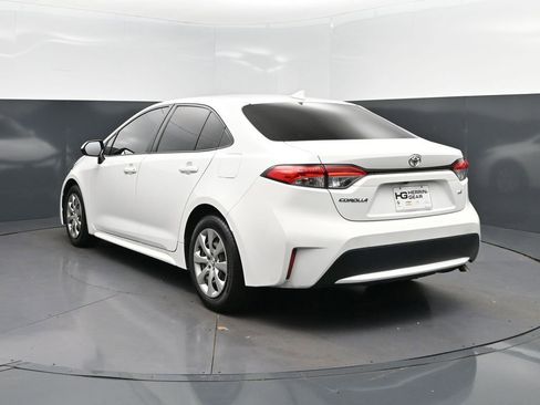 Used 2022 Toyota Corolla LE FWD image 5