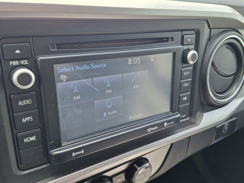 Used 2016 Toyota Tacoma SR5 w/ SR5 Appearance Package (SN) image 13