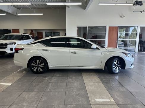 Used 2021 Nissan Altima 2.5 SL FWD image 12