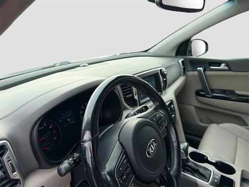 Used 2019 Kia Sportage EX w/ EX Premium Package image 9