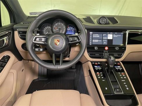 New 2026 Porsche Macan image 27