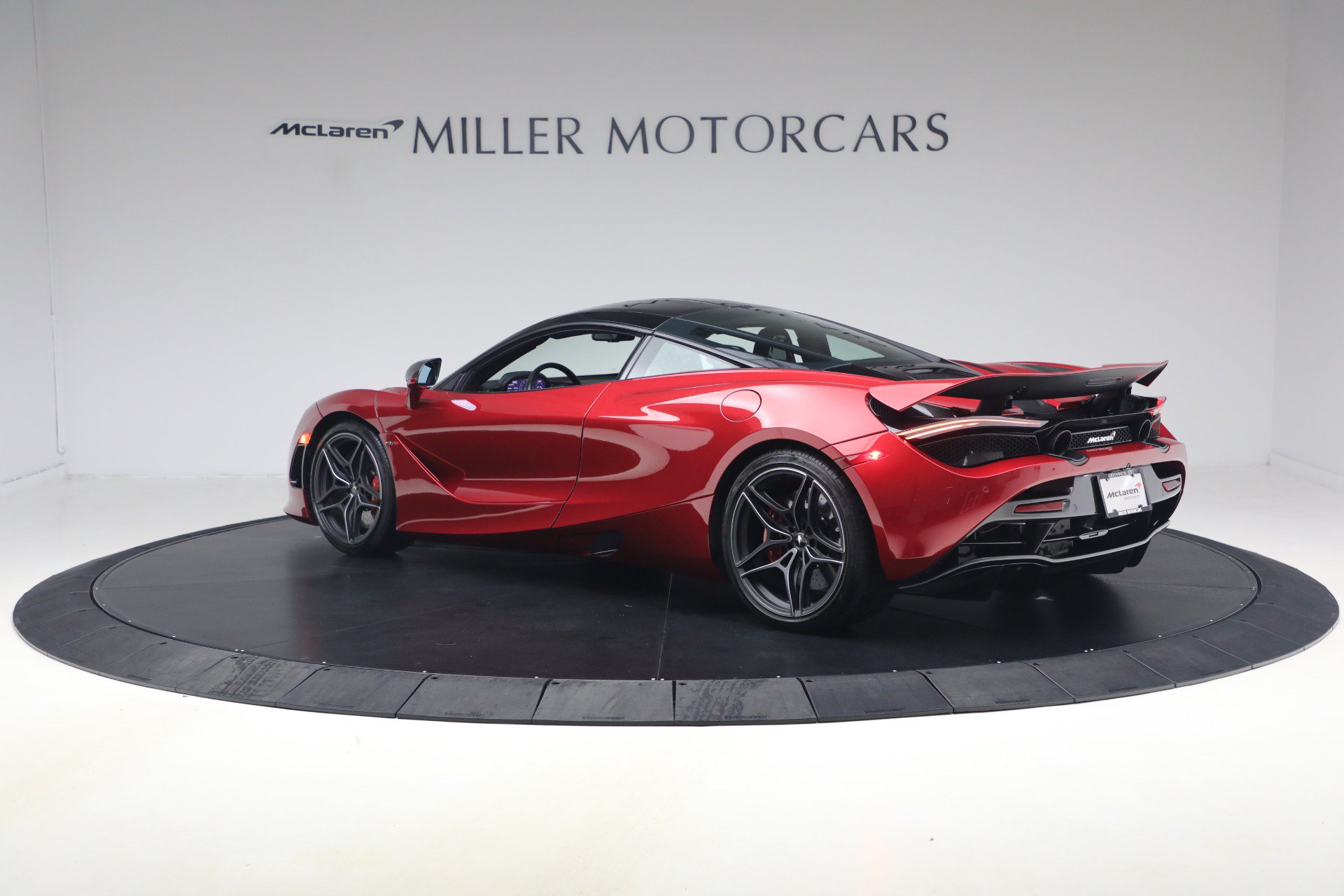 Used 2019 McLaren 720S Performance RWD image 3