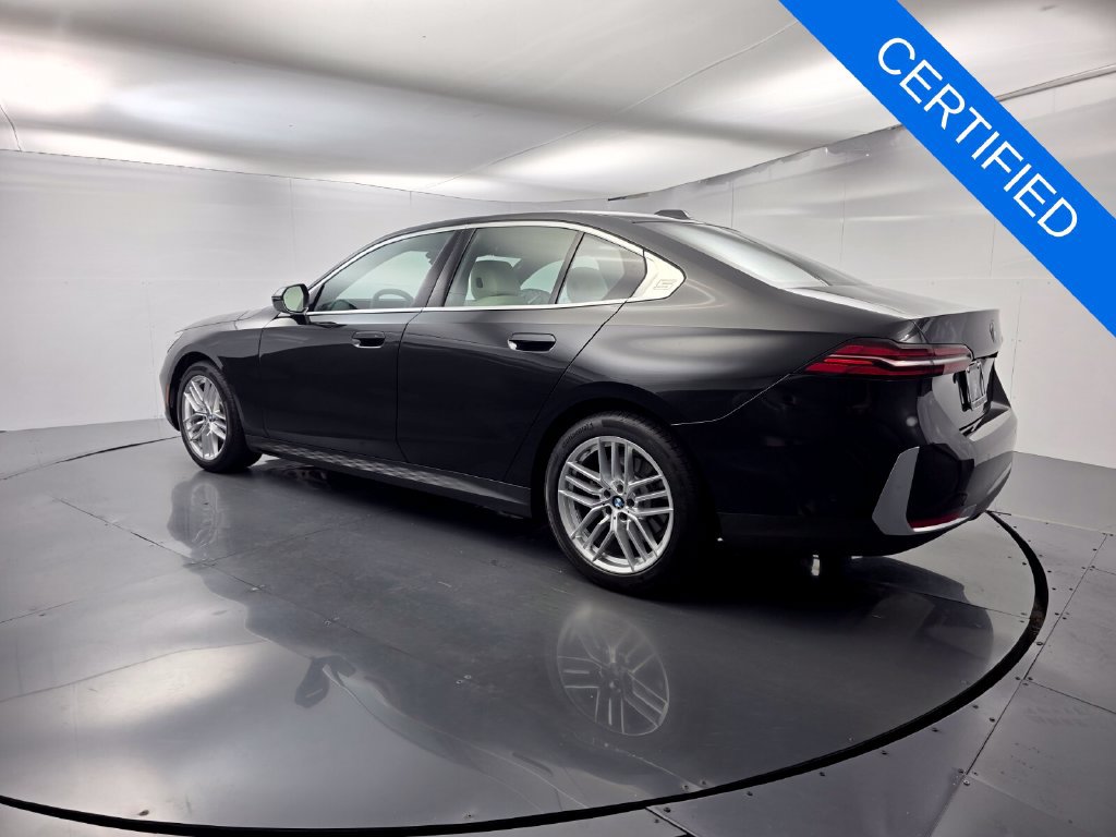 Certified 2024 BMW 530i w/ Convenience Package RWD image 4